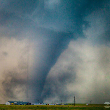 Large Tornado near Dodge City.