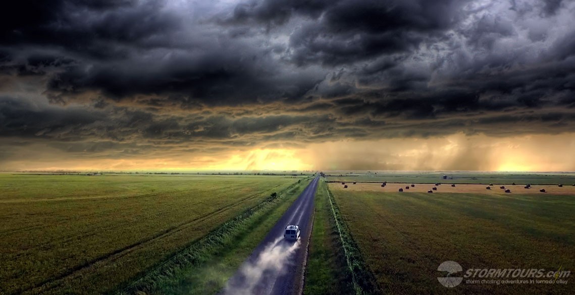 storm chasing tours